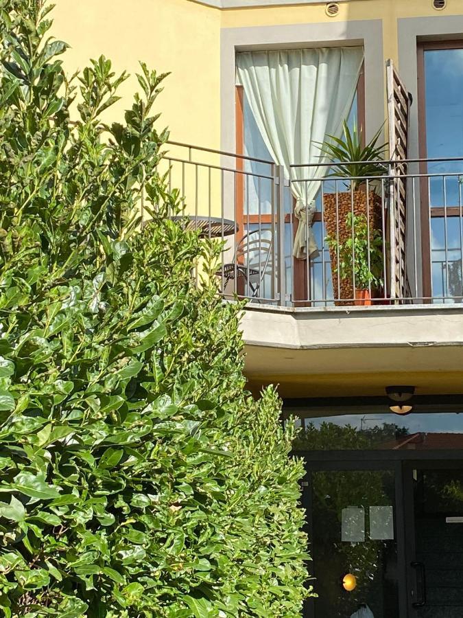 Malpensa Casa Gallery Верджате Екстер'єр фото